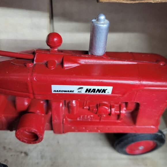 Vtg Scale Models 1/16 IH Farmall Model M first edition Hank Hardware n/frontend - Picture 4 of 10